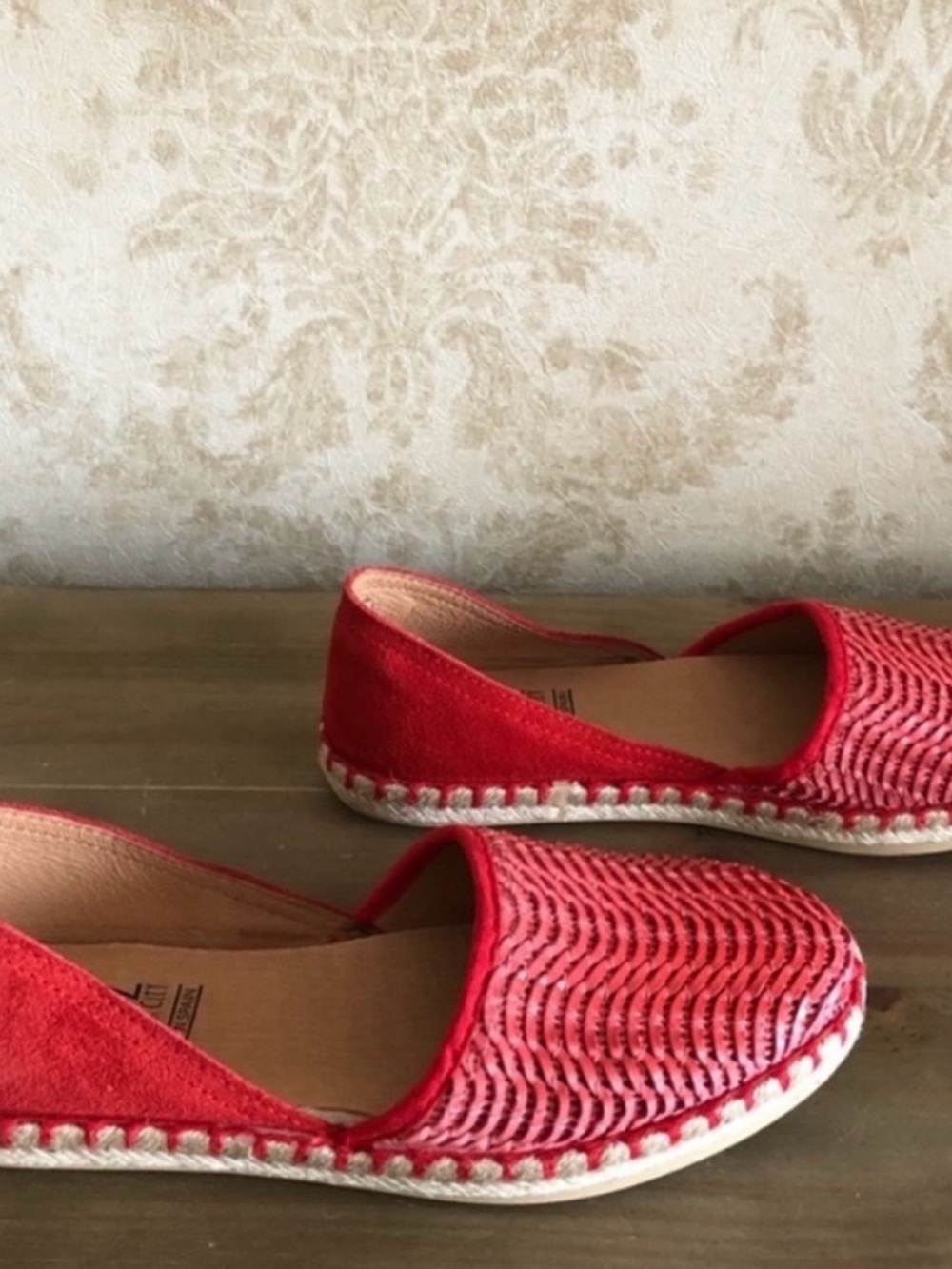 BNWT Miz Mooz Red Woven Espadrilles